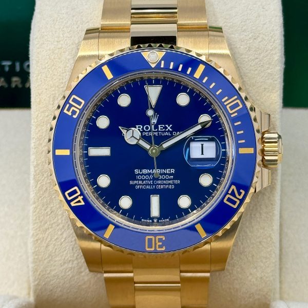 Rolex Submariner Date, 18k Yellow Gold, 41mm, Ref# 126618lb-0002