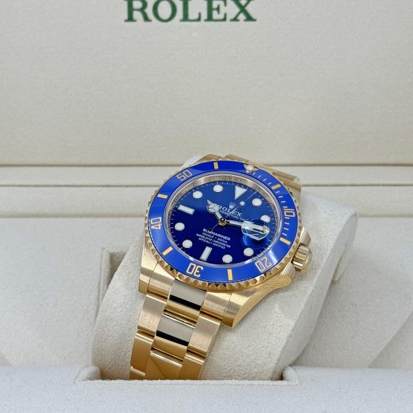 Rolex Submariner Date, 18k Yellow Gold, 41mm, Ref# 126618lb-0002