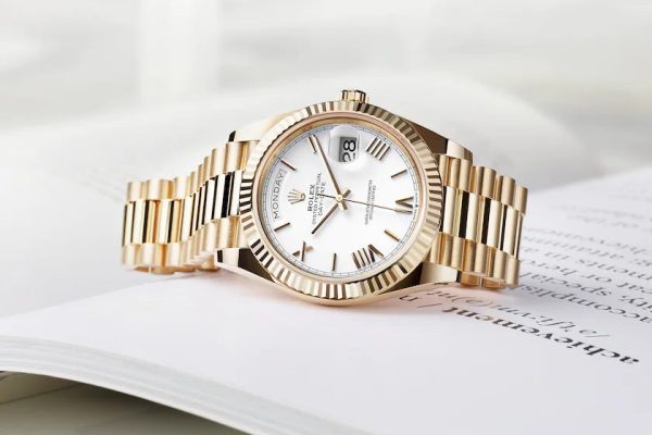 Rolex Day-Date 40 Yellow gold Ref# 228238-0042