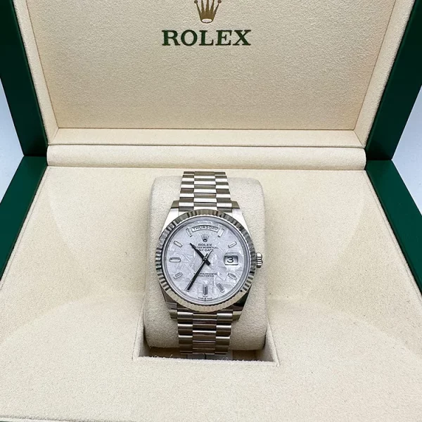 Rolex Day-Date 40 Presidential 228239 Fluted Bezel Baguette Diamond Meteorite Dial